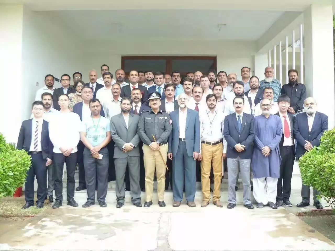 Crisis management bodyguard